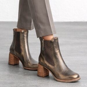 Kork-Ease Arline‎ Chelsea
Boot Bronze Size 7.5